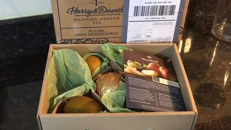 Harry & David pears gift box