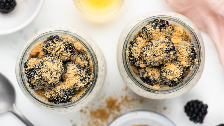 blackberry cobbler overnight oats jars