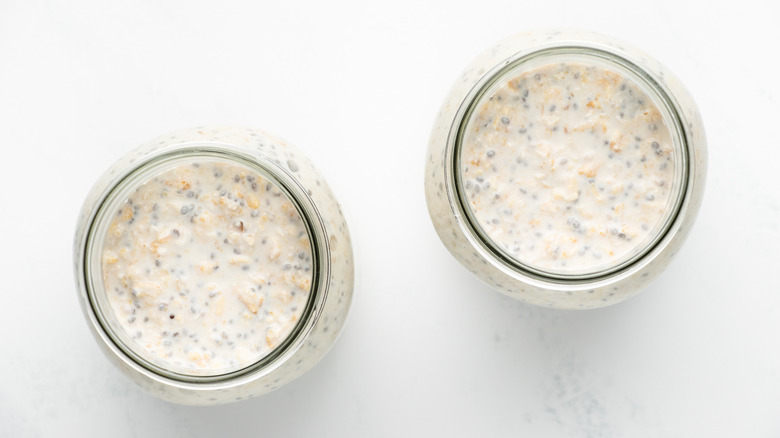 overnight oats in jars