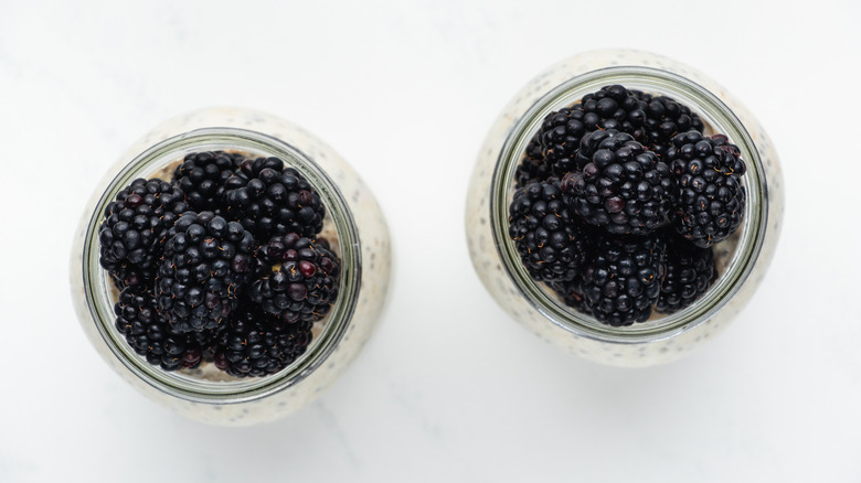 blackberry overnight oats in jars