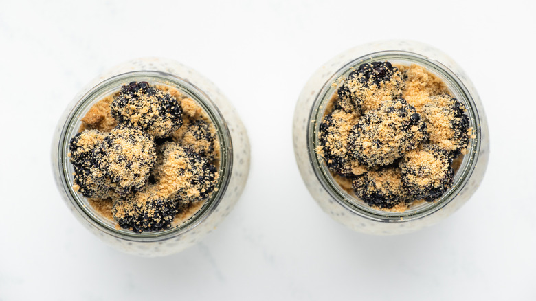 blackberry cobbler overnight oats jars