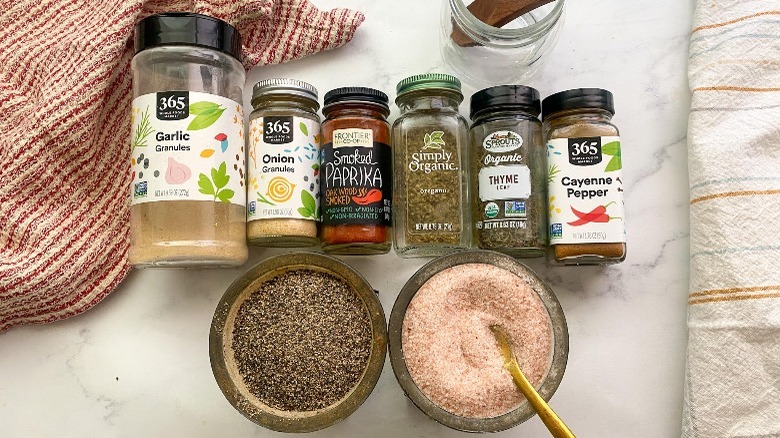 ingredients for blackened seasoning mix