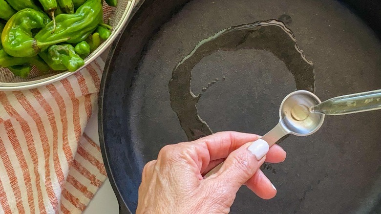 oil in cast iron skillet