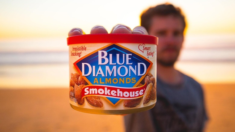 Smokehouse almonds