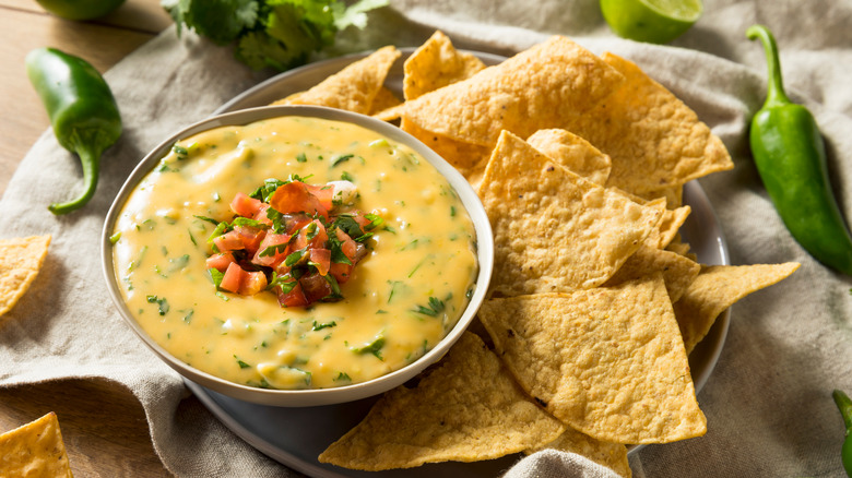 Bowl of queso and chips