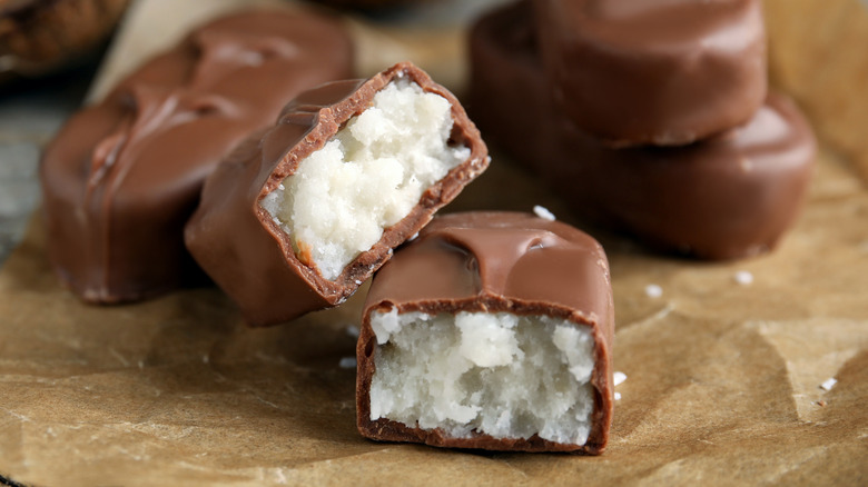 coconut chocolate bar