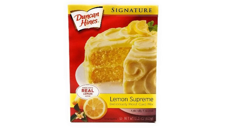 Duncan Hines Signature Perfectly Moist Lemon Supreme Cake