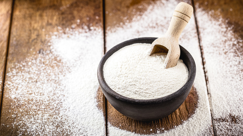 tapioca flour on wood table