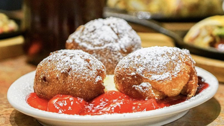 Huckleberry's beignets