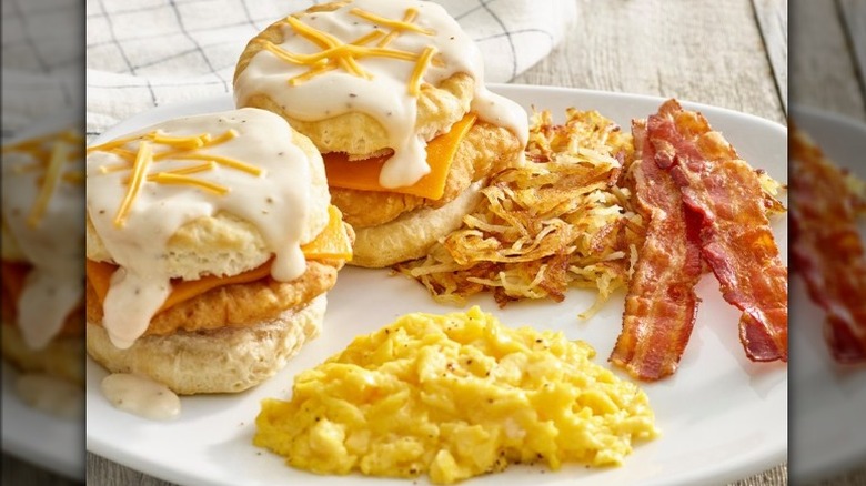 chicken biscuit breakfast plate