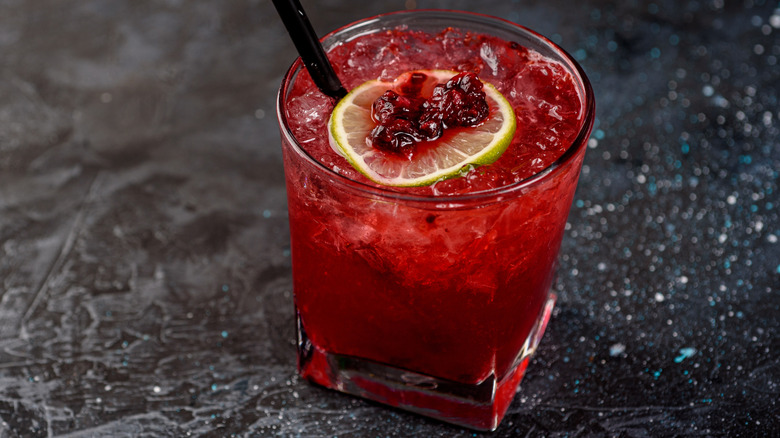 Cocktail with lime and jam