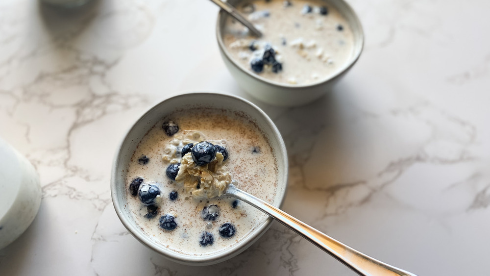 bowls of overnight oats