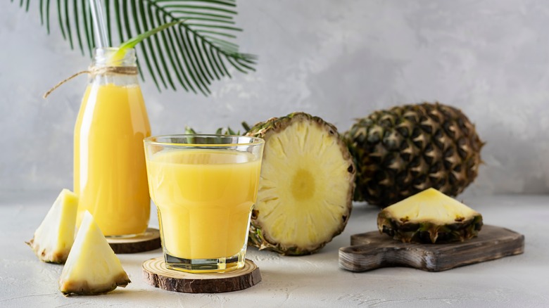 pineapple juice and sliced pineapple