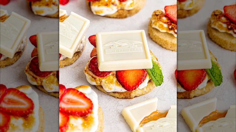 Strawberry shortcake white chocolate s'mores