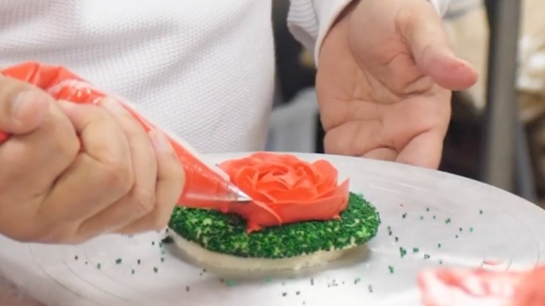 Buddy Valastro making Carlo's Bakery Valentine's rose cookie