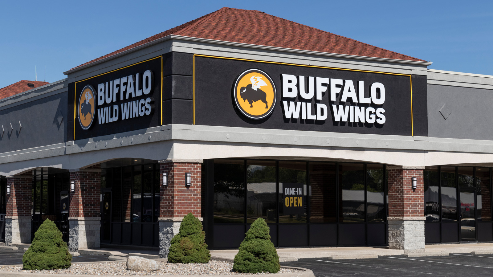 Buffalo Wild Wings - Grandview - The game of games calls for the bundle of  bundles. Watch the game of the year while pleasing the whole crew with the  Bowl Bundle. Get