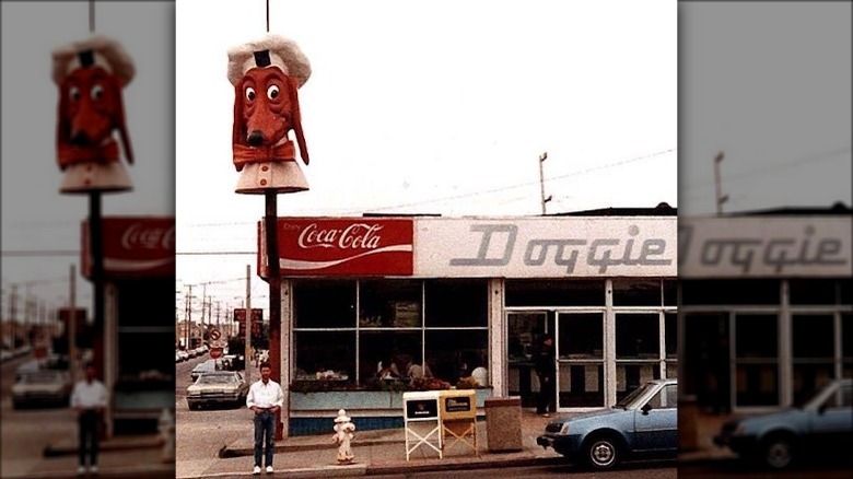 Doggie Diner restaurant