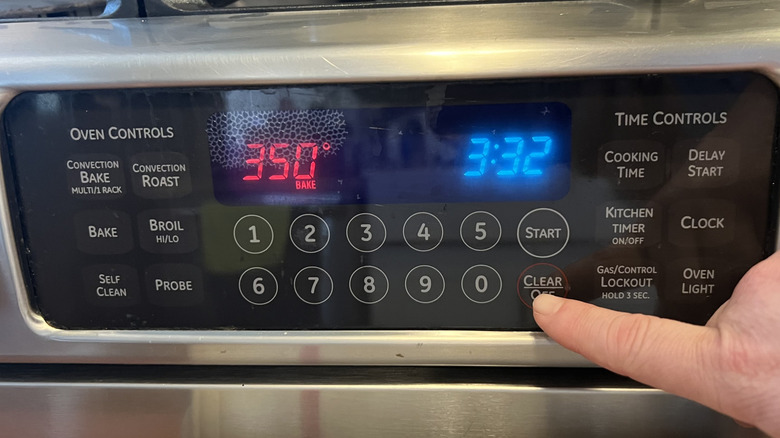 setting oven temperature on display