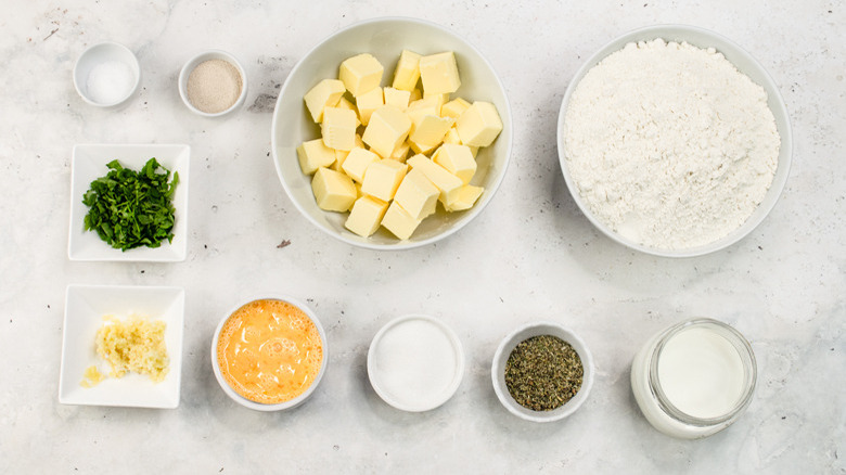 buttery garlic and herb fan roll ingredients