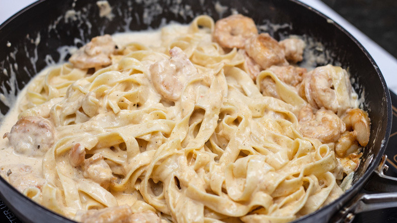 fettuccini with cream sauce and shrimp