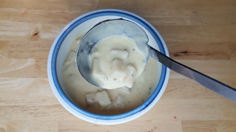 bowl of chicken broccoli soup