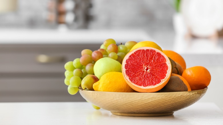 A bowl of fruit