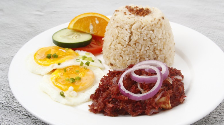 corned beef with egg and rice