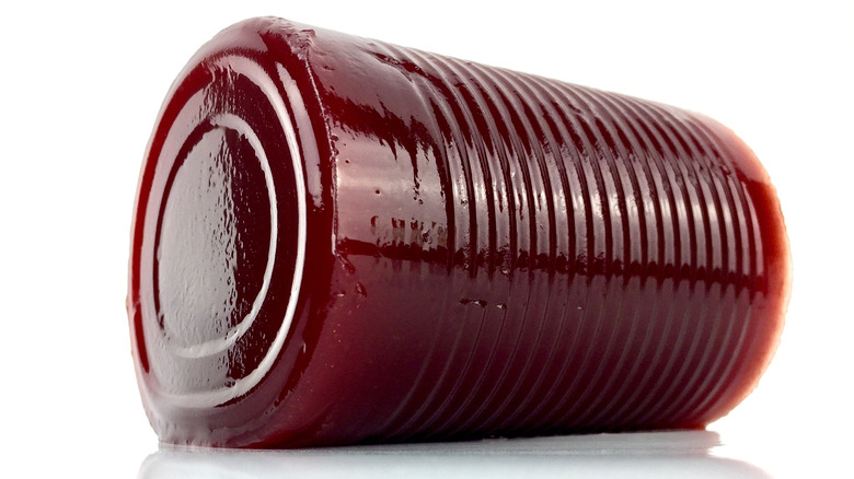 Jellied cranberry sauce