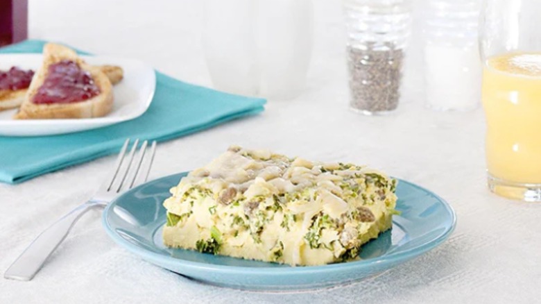 scrambled egg bake with broccoli