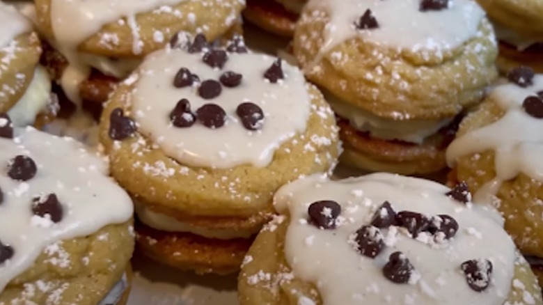 sandwich cookies with chocolate chips