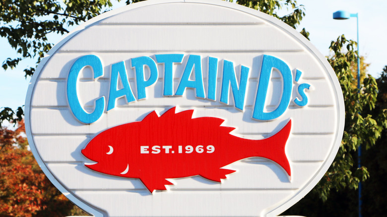 Captain D's logo