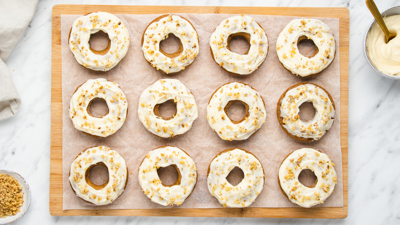 carrot cake donuts 