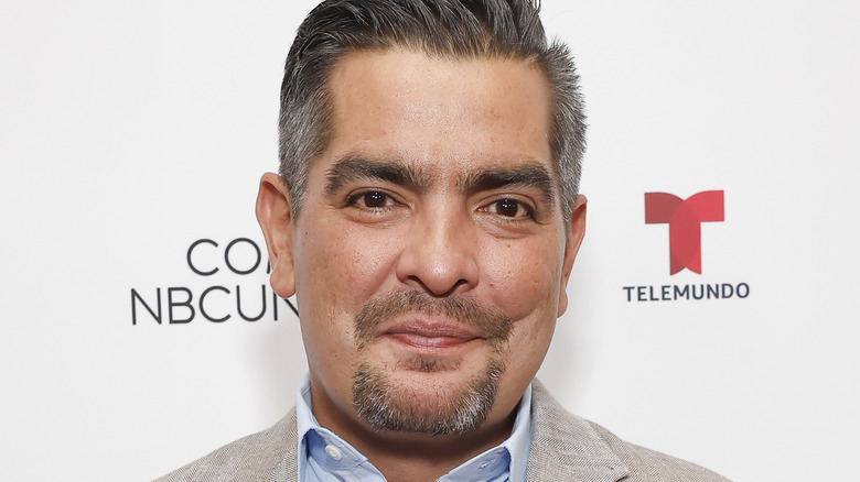 Aarón Sánchez at a Telemundo event