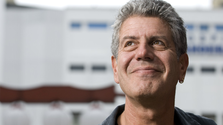 Anthony Bourdain looking up