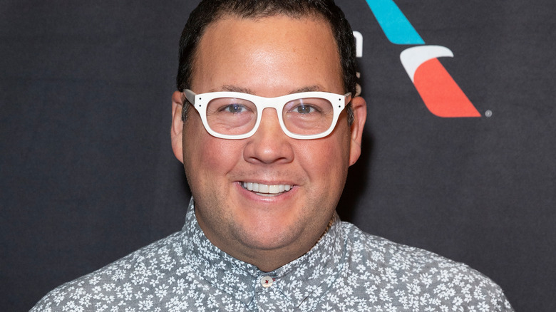 Graham Elliot with white glasses 