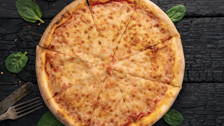 Classic cheese pizza 