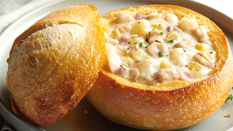 Clam chowder in bread bowl