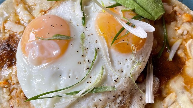 huevos rancheros with sunny side egg