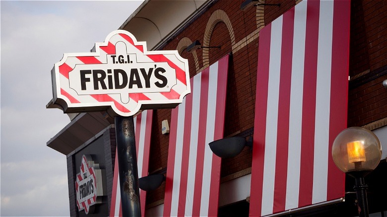 TGI Friday's exterior sign