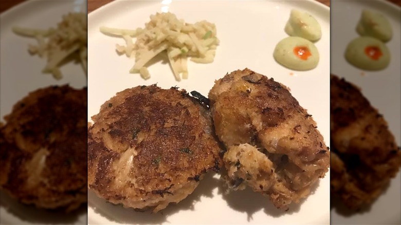 Crab cakes steakhouse dining