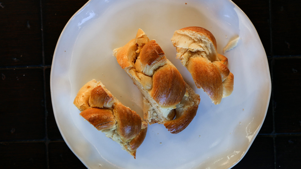 slices of challah bread