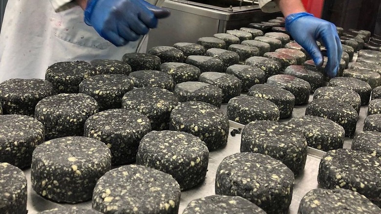 making charcoal cheddar