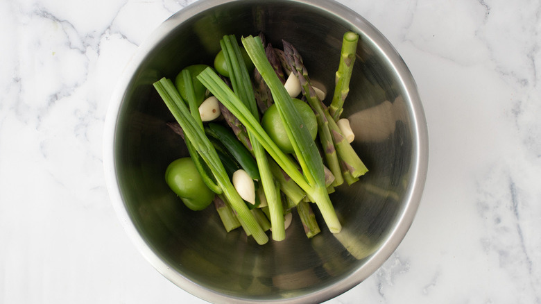 green vegetables in metal bowl