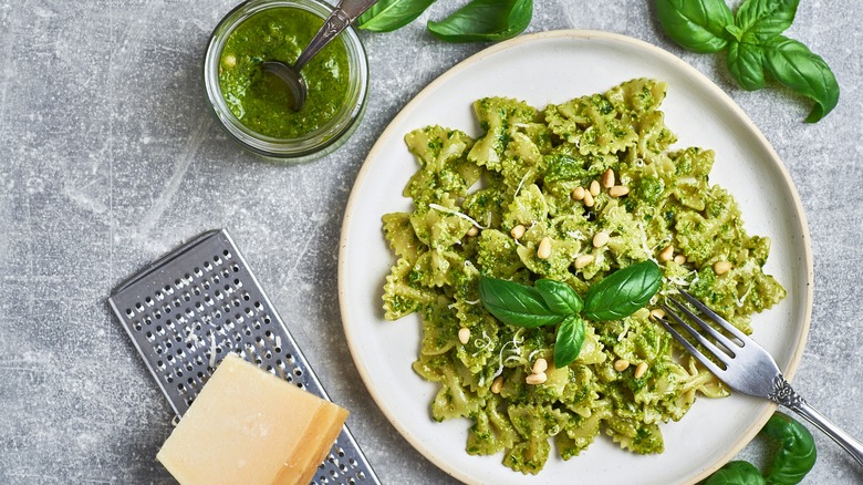 basil pesto pasta with parmesan