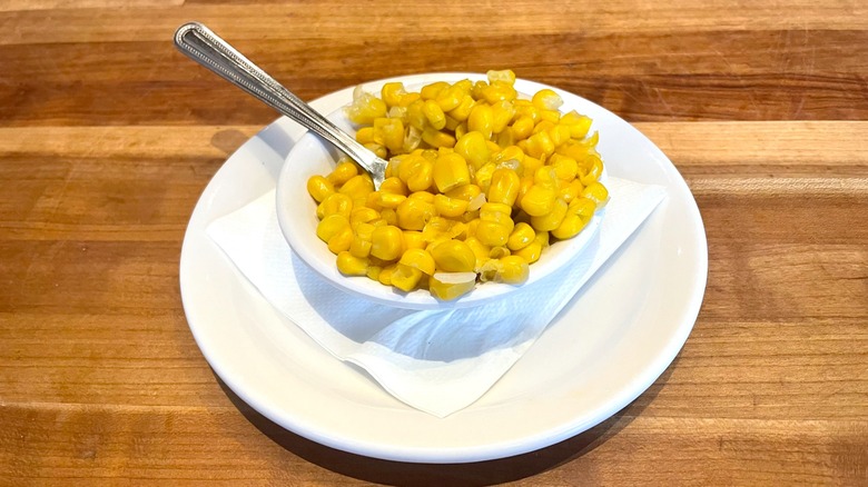 cheddar's buttered corn on plate