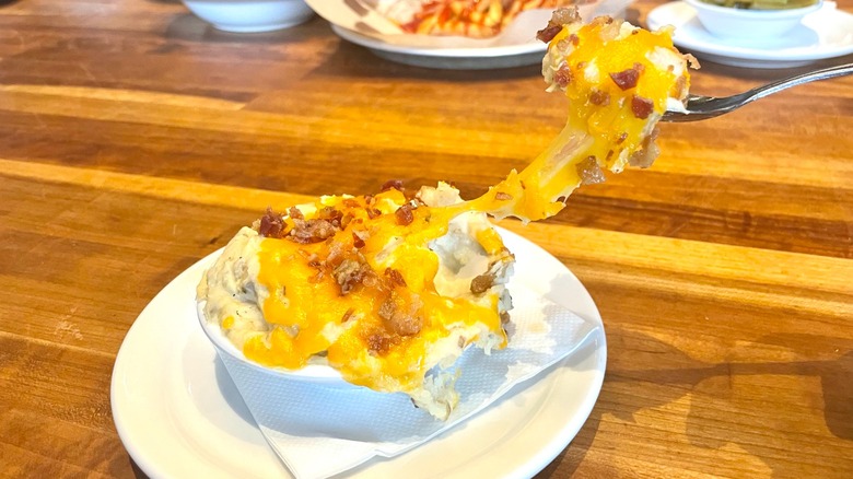 cheddar's loaded mashed potatoes