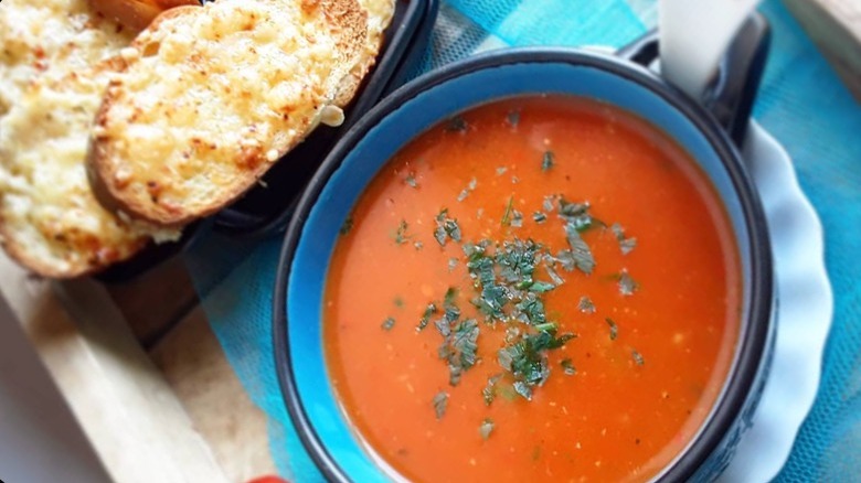 tomato soup with cheese croutons