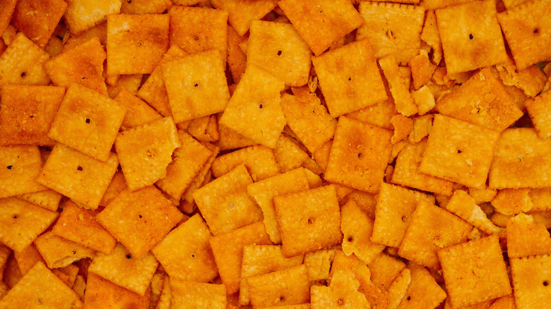 cheez its up close