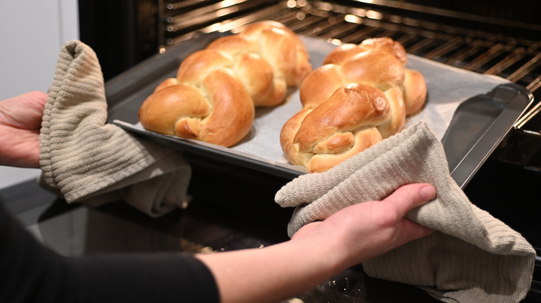 challah bread