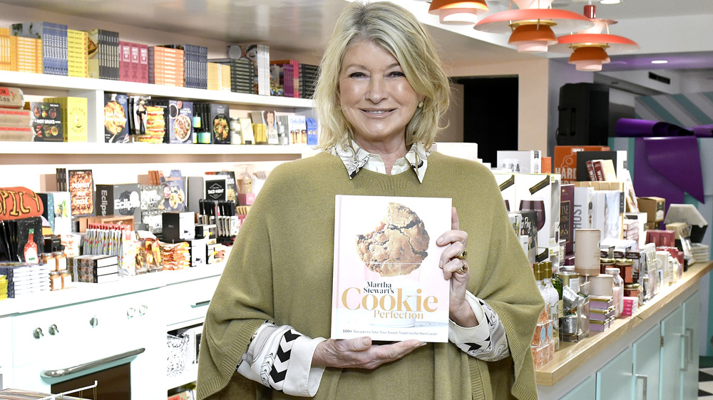 Martha Stewart in bookstore with cookbook